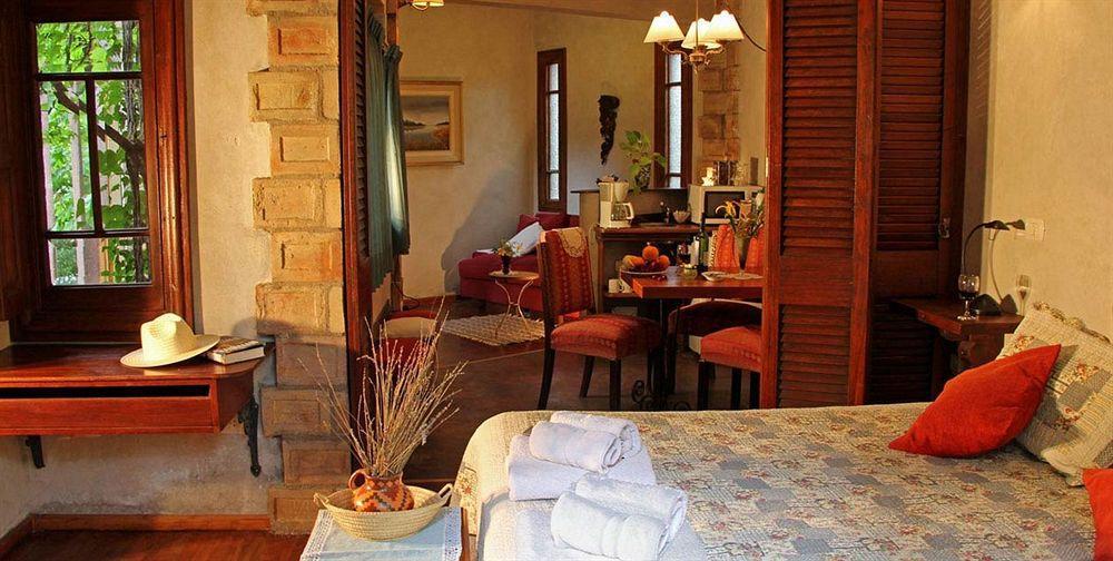 Отель Casa Glebinias Чакрас-де-Кория Экстерьер фото