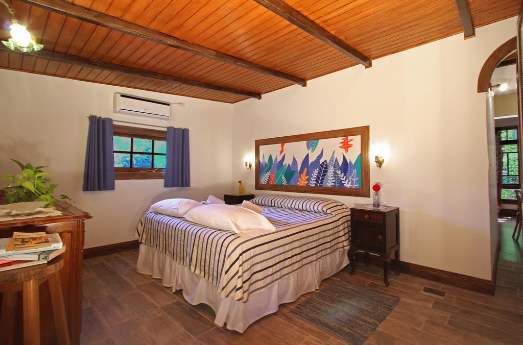 Отель Casa Glebinias Чакрас-де-Кория Экстерьер фото