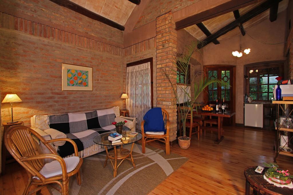 Отель Casa Glebinias Чакрас-де-Кория Экстерьер фото